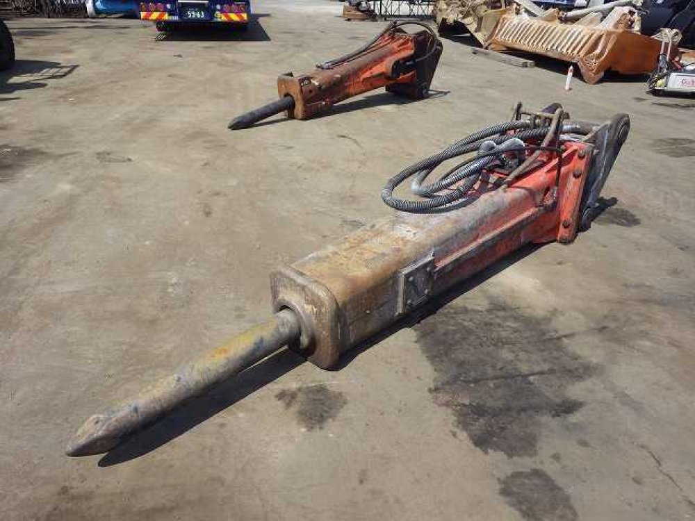 RAMMER BREAKER used attachment