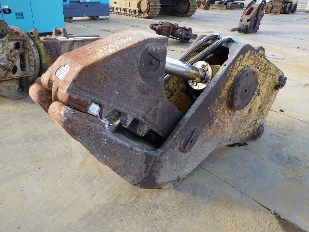 SAKATO CRUSHER SPAC40-SS used attachment